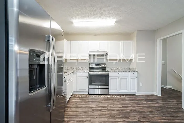 6251 Willowbrook Dr — Photo 3