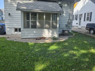 1113 W Mark St, Winona, MN 55987