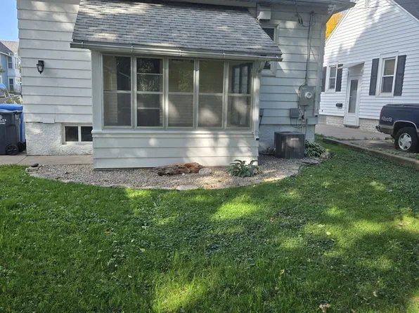 1113 W Mark St, Winona, MN 55987