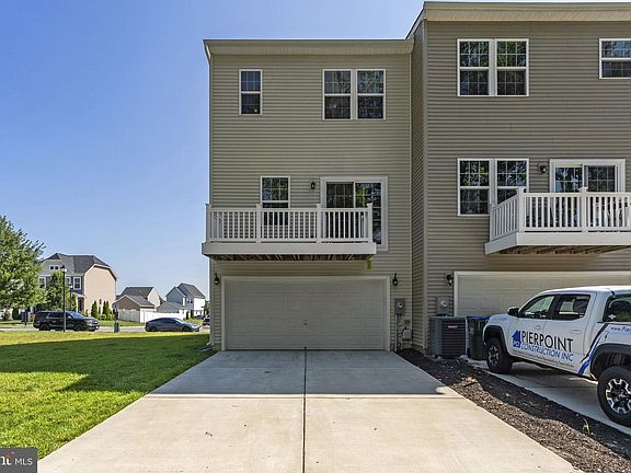 3rd image of 6410 Crittenden Ln