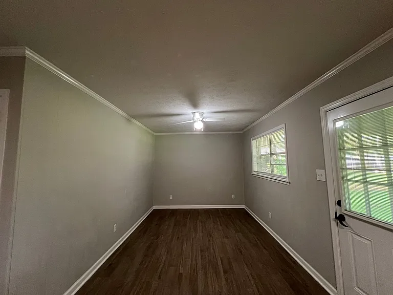 107 Richmond Way — Photo 4