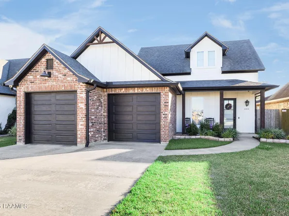 300 Whispering Meadows Rd, Broussard, LA 70518