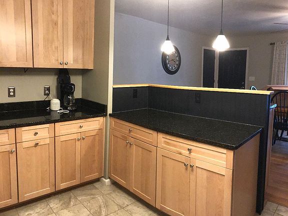 5th image of 621 Leavitt Ln