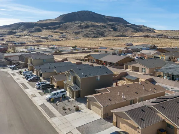 456 Chafey Dr SW, Los Lunas, NM 87031