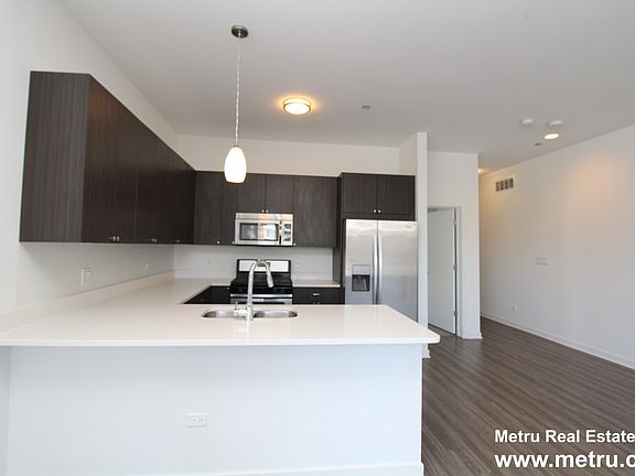 4th image of 5427 N Broadway St APT 3I