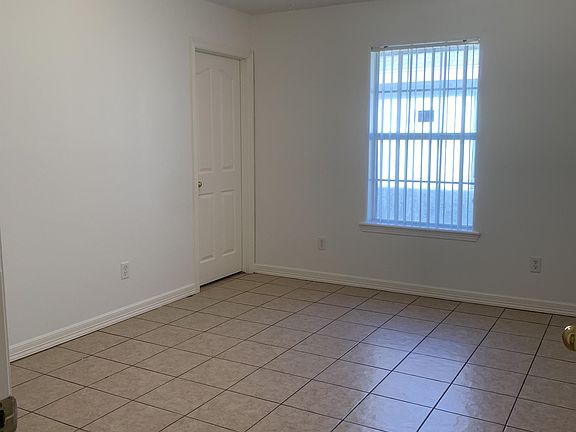 5th image of 2321 W Candlelight Ln #2