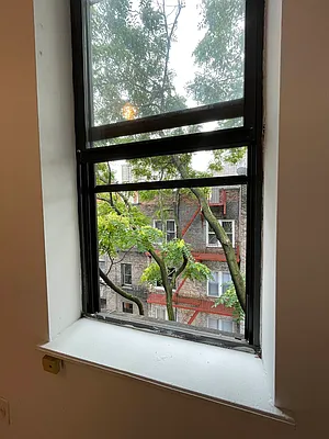 Rented by HOLTON REAL ESTATE INC. | media 22