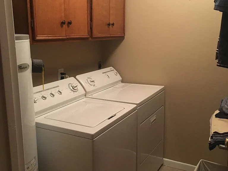 321 Englewood Dr — Photo 12