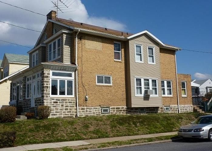 2nd image of 7201 Lawndale St