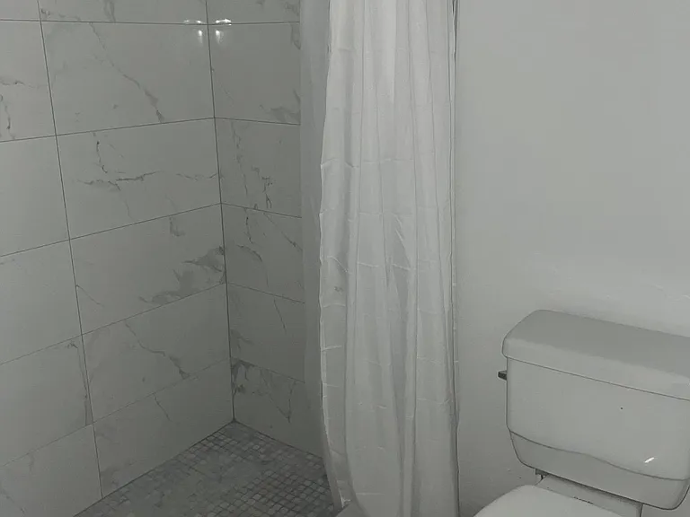 15825 Saticoy St #17 — Photo 9