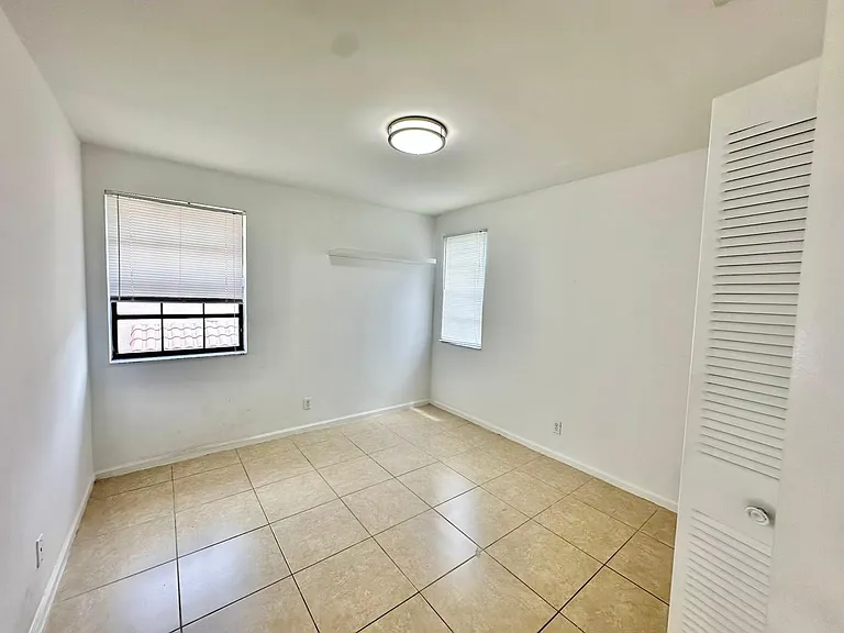 3170 Leewood Ter #L210 — Photo 9