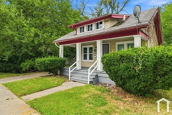 3 bed, 716 sqft, $1,400 — Photo 2