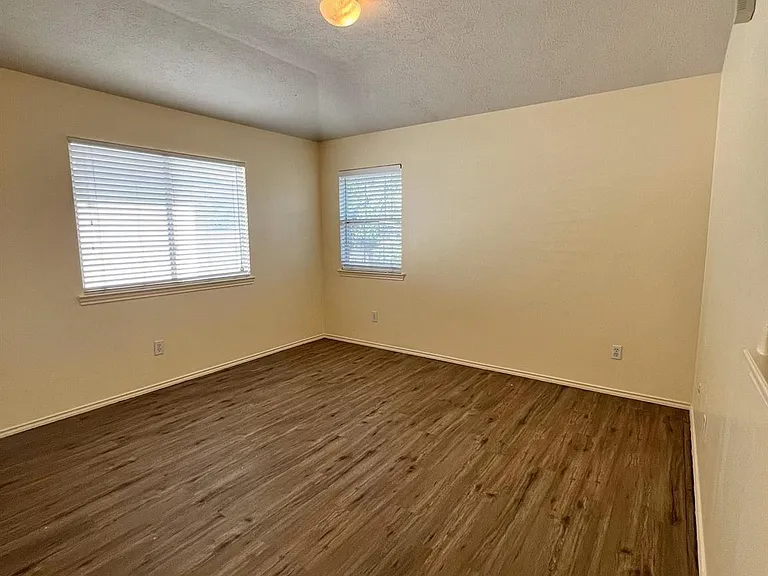 1522 Glasholm Dr — Photo 13