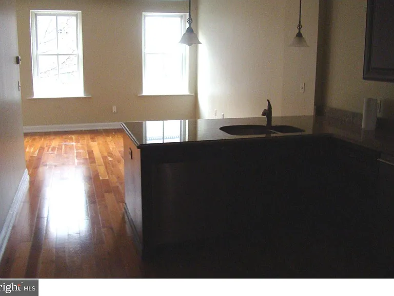 10 W Market St #203 — Photo 5