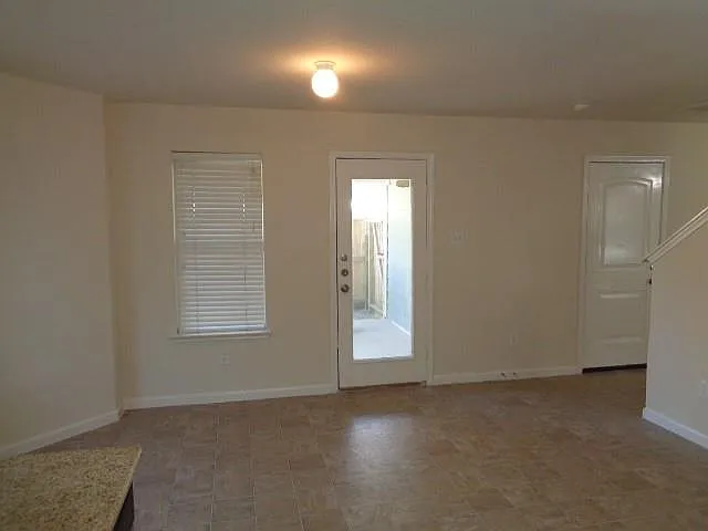 11310 Seven Sisters Dr — Photo 19