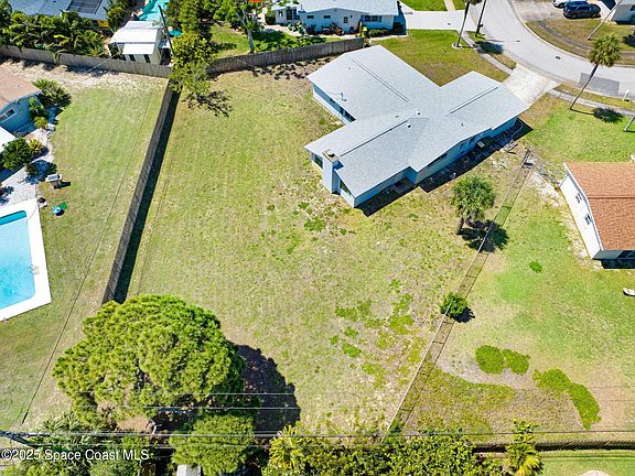 5th image of 270 Carissa Dr