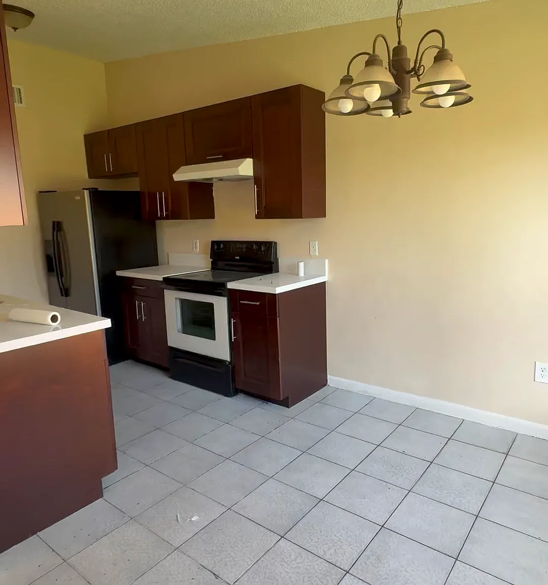 3 bed, 1297 sqft, $2,800 — Photo 2