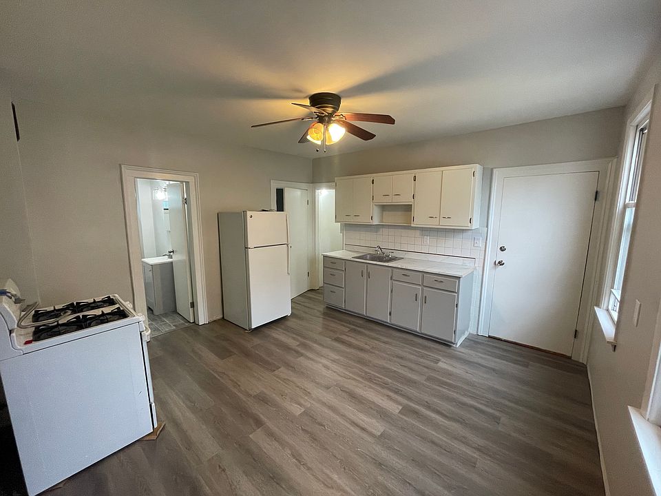 1st image of 6 Sand St Floor 1