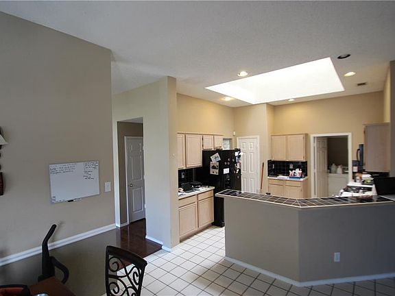 4th image of 1606 Live Oak Ln