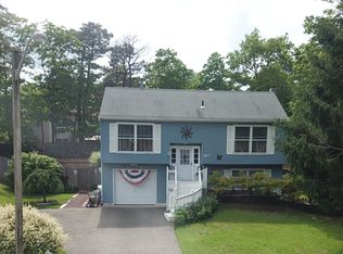 12 Maplewood Ct, Barnegat, NJ 08005