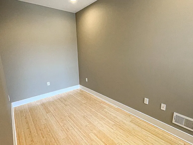 1020 S 5th St — Photo 16