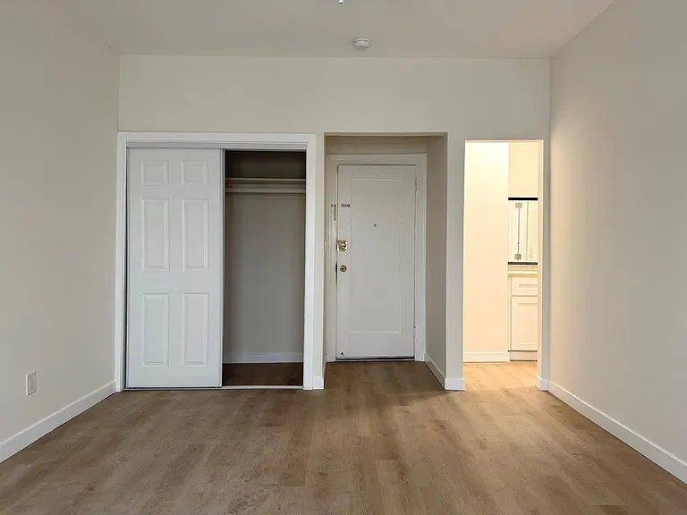 207 S Berendo St #104 — Photo 5