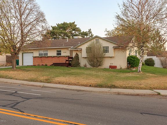 3rd image of 4104 Country Club Dr