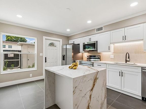 4th image of 4223 LA PALMA COURT