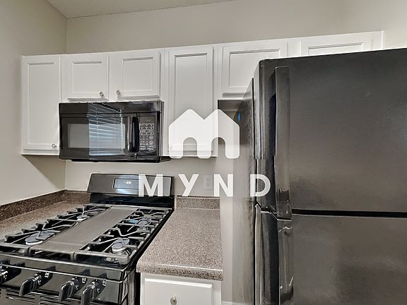 4th image of 431 Haverhill Ln