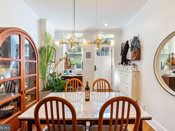 5th image of 329 Fitzwater St