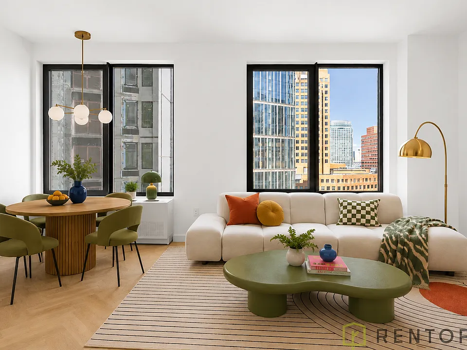 106 Fleet Pl #13A