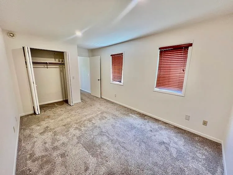 2067 Woods Ln #14 — Photo 6