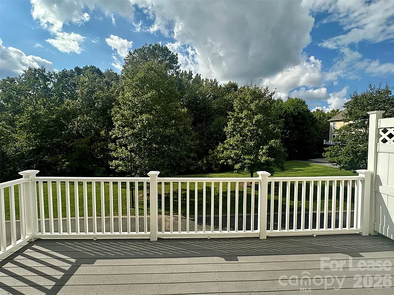1104 Drayton Ct — Photo 19