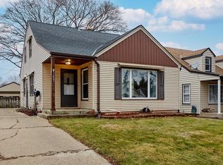 1227 S 91st St, West Allis, WI 53214