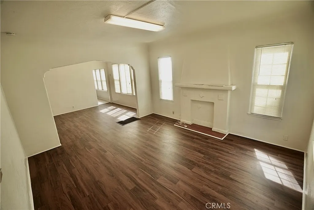 2 bed, 1243 sqft, $2,200 — Photo 3
