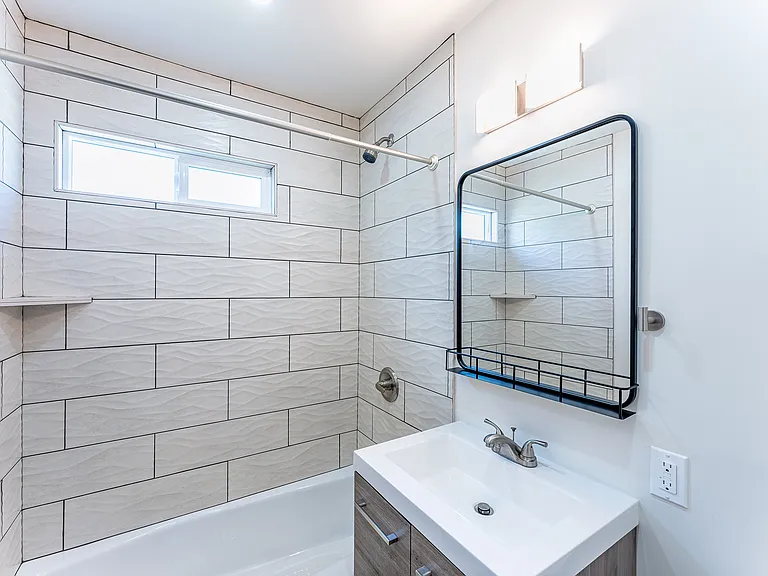 2777 Nimitz Blvd — Photo 18