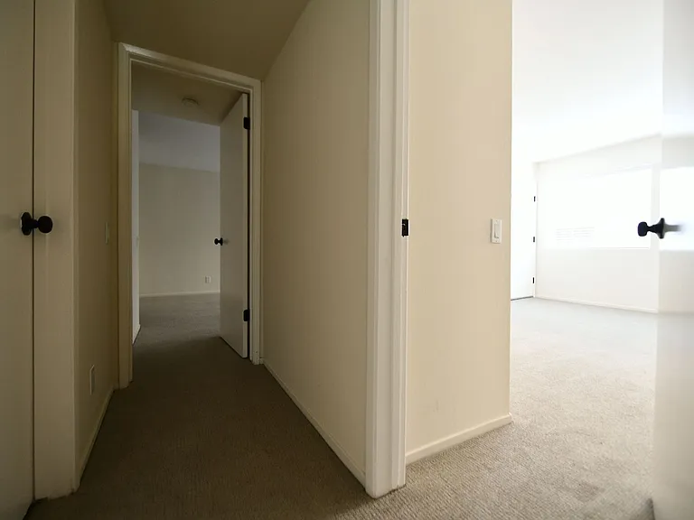 5401 Broadway Ter — Photo 24