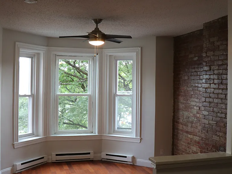 320 Warren St #2 — Photo 3