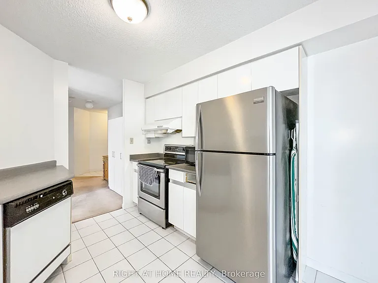 24 Wellesley St W #1113 — Photo 33