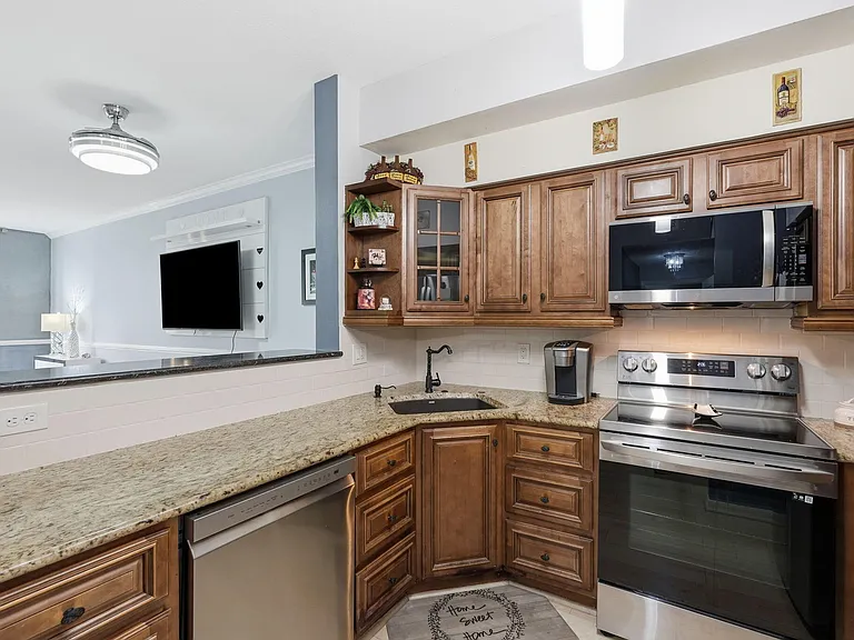 802 Windward Way #304 — Photo 19