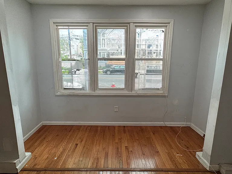 Mallory Ave — Photo 10
