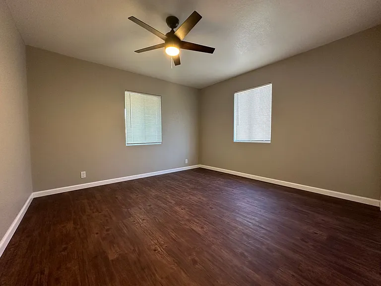 303 Taylor St — Photo 6