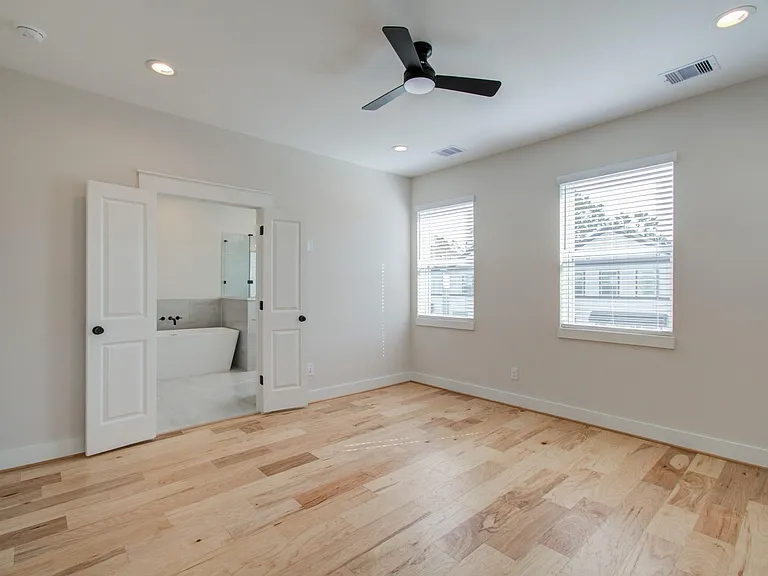 5309 Donovan Gardens Ln — Photo 8