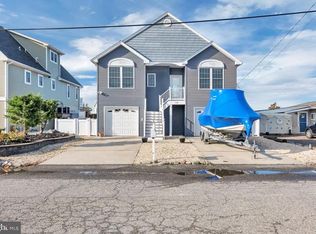 118 Lake Superior Dr, Little Egg Harbor, NJ 08087