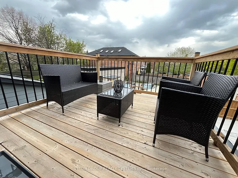 213 Osler St #2 — Photo 29