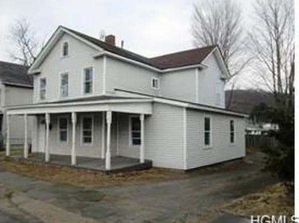 52 Kingston Ave, Port Jervis, NY 12771