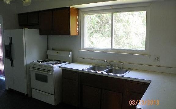 3rd image of 1594 Deporres Dr