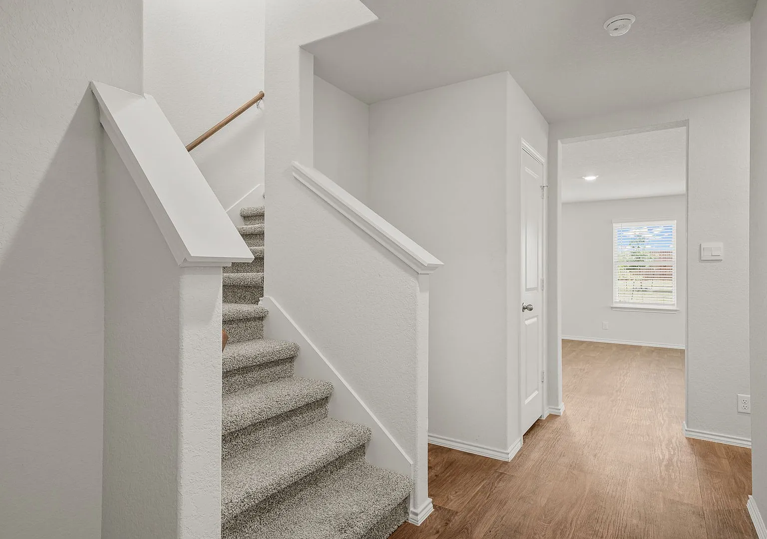 Modern 2023 Home in Riverstone at Westpointe Near Lackland AFB! — Photo 4