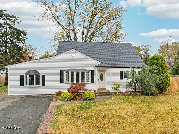 2nd image of 1100 Green Grove Road