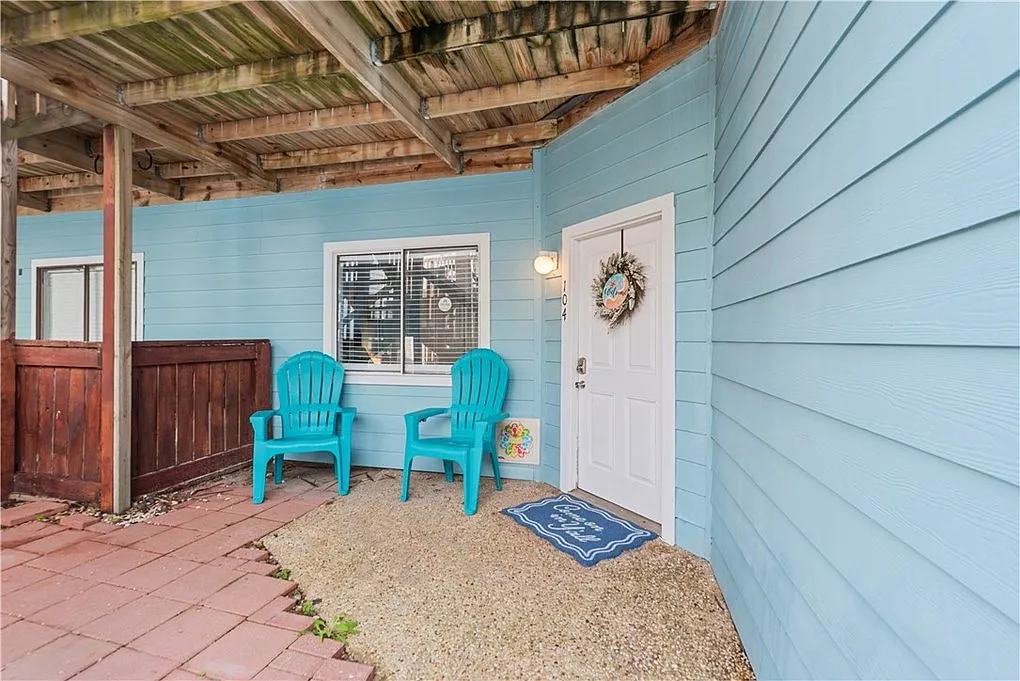 15010 Leeward Dr — Photo 3